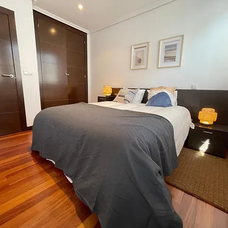 Atuaire Home Vivienda A Luminosa Parking Incluido En Plena Calle Comercial Burgos Exterior photo