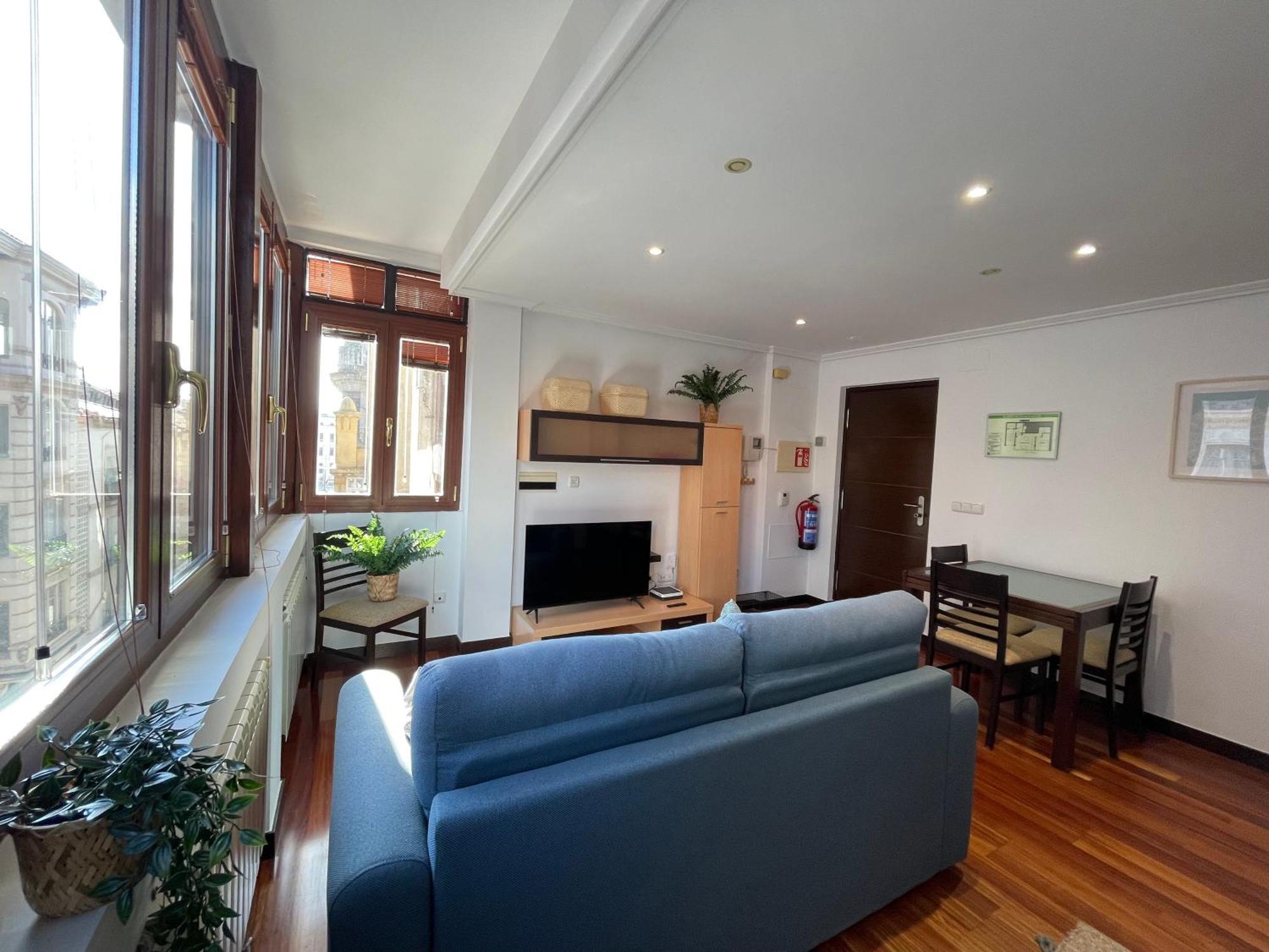 Atuaire Vivienda A Luminosa Parking Incluido En Plena Calle Comercial