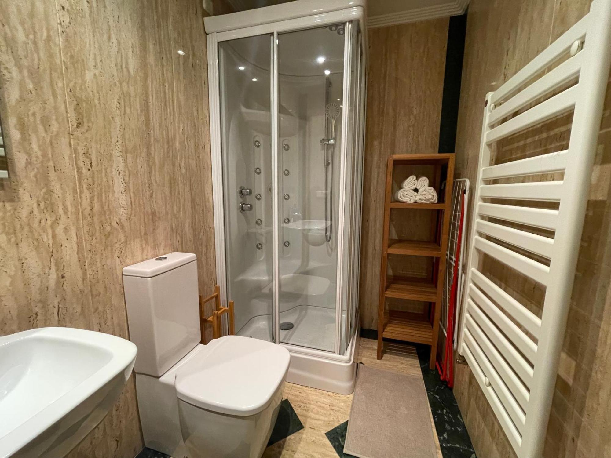 Apartment Atuaire Vivienda A Luminosa Parking Incluido En Plena Calle Comercial