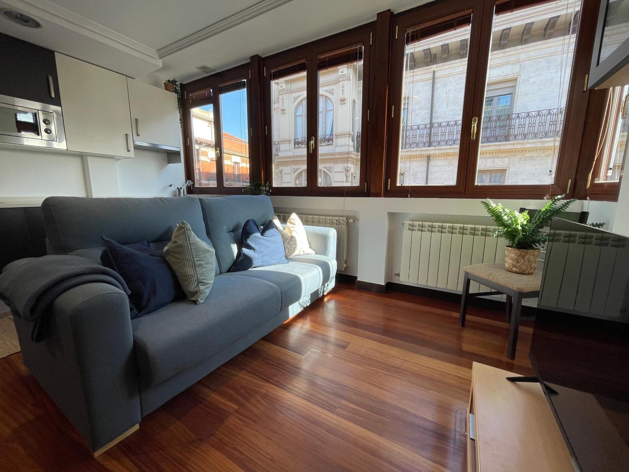 Atuaire Vivienda A Luminosa Parking Incluido En Plena Calle Comercial Apartment *